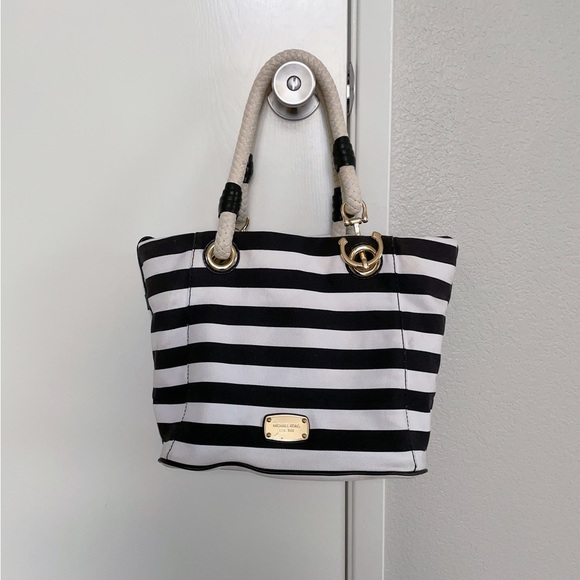 Michael Kors Handbags - Michael Kors canvas Tote